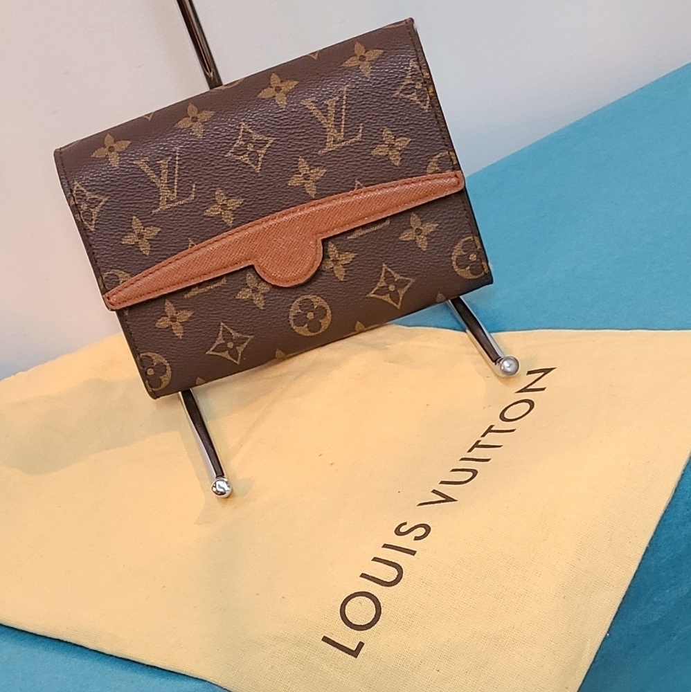 Louis Vuitton Pochette Arche Belt Bam Bag Purse